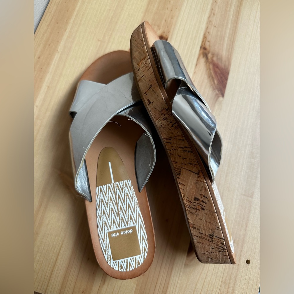 Dolce Vita “Monica” Low Platform Slip-on Sandals in Metallic Silver. Size 7 1/2